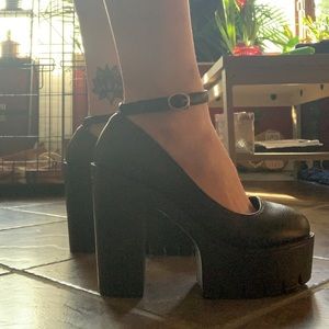BRAND NEW Platform Mary Janes